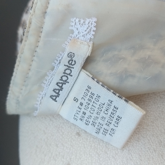 Cute retro looking dress - Picture 7 of 7